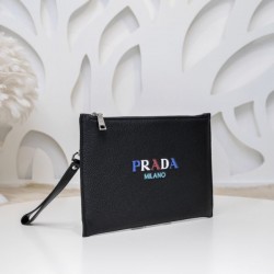 2024FW クラッチバッグ PRADA プラダ 今年の秋はこれで決まり 