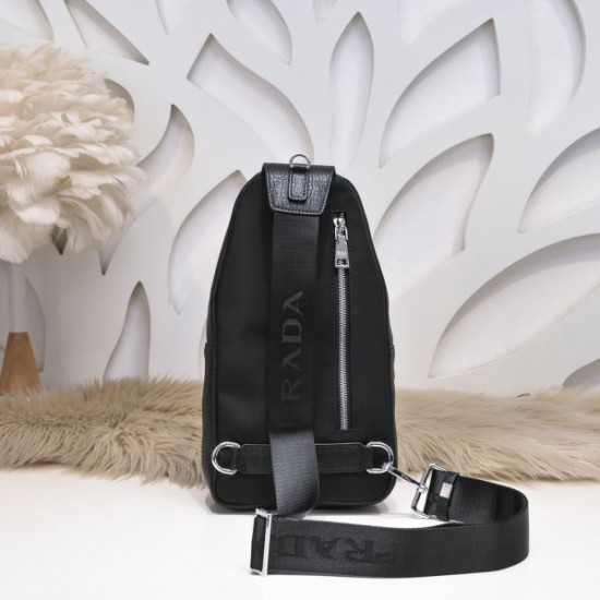 2024FW チェストバッグ PRADA プラダ 相性が良く断然オススメ 2024FW チェストバッグ PRADA プラダ 相性が良く断然オススメ