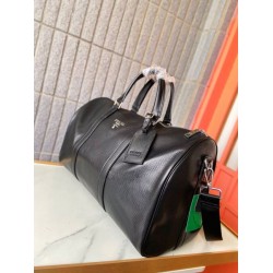 2024FW トラベルバッグ PRADA プラダ 上品なカジュアルコーデに