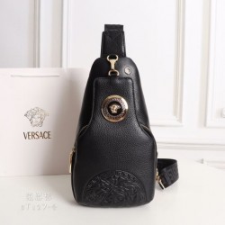 2024FW チェストバッグ VERSACE ヴェルサーチェ 個性的なデザイン