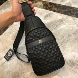 2024FW チェストバッグ VERSACE ヴェルサーチェ 先行予約アイテム