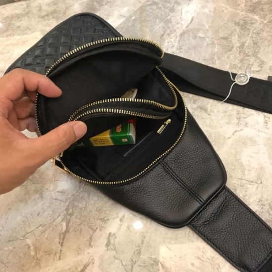 2024FW チェストバッグ VERSACE ヴェルサーチェ 先行予約アイテム