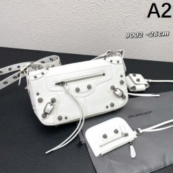 BALENCIAGA バレンシアガ 2024FW 呼び声が高い新名品 ショルダーバッグ