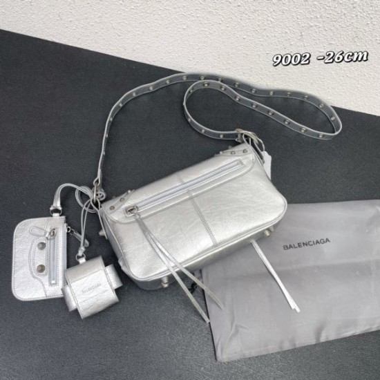 BALENCIAGA バレンシアガ 2024FW 呼び声が高い新名品 ショルダーバッグ BALENCIAGA バレンシアガ 2024FW 呼び声が高い新名品 ショルダーバッグ