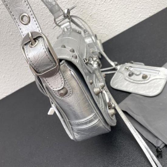 BALENCIAGA バレンシアガ 2024FW 呼び声が高い新名品 ショルダーバッグ BALENCIAGA バレンシアガ 2024FW 呼び声が高い新名品 ショルダーバッグ