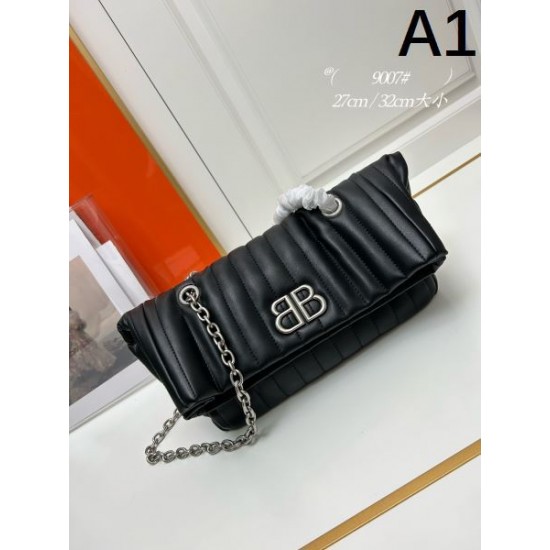 BALENCIAGA バレンシアガ 2024FW 今注目度が上がって トートバッグ BALENCIAGA バレンシアガ 2024FW 今注目度が上がって トートバッグ
