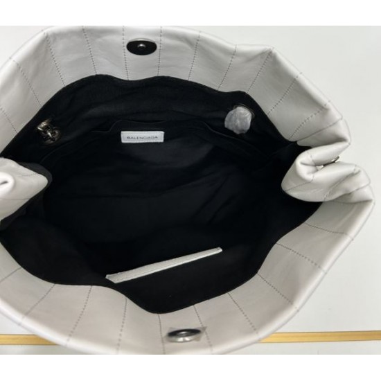 BALENCIAGA バレンシアガ 2024FW 今注目度が上がって トートバッグ BALENCIAGA バレンシアガ 2024FW 今注目度が上がって トートバッグ