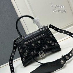 BALENCIAGA バレンシアガ 2024FW 今秋も絶対に流行る トートバッグ