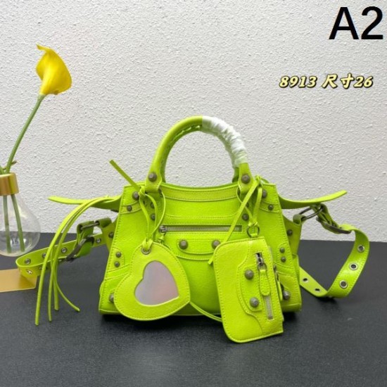 BALENCIAGA バレンシアガ 2024FW 秋に大注目アイテム トートバッグ BALENCIAGA バレンシアガ 2024FW 秋に大注目アイテム トートバッグ