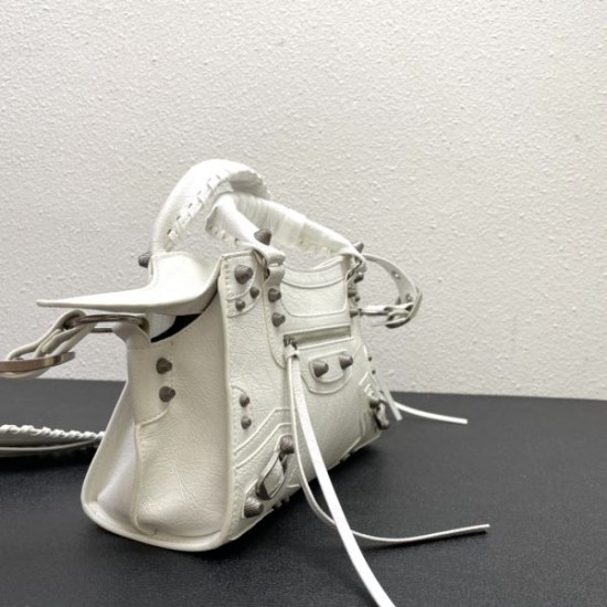 BALENCIAGA バレンシアガ 2024FW 秋に大注目アイテム トートバッグ BALENCIAGA バレンシアガ 2024FW 秋に大注目アイテム トートバッグ