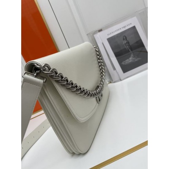 BALENCIAGA バレンシアガ 2024FW ベスト系のアイテム トートバッグ BALENCIAGA バレンシアガ 2024FW ベスト系のアイテム トートバッグ