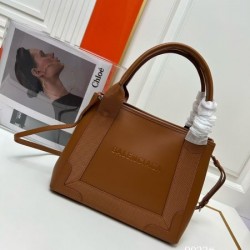 BALENCIAGA バレンシアガ 2024FW カジュアル感を出す トートバッグ