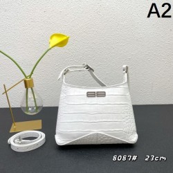 BALENCIAGA バレンシアガ 2024FW 秋冬の流行アイテム トートバッグ