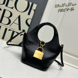 BALENCIAGA バレンシアガ 2024FW リラックス感のある トートバッグ