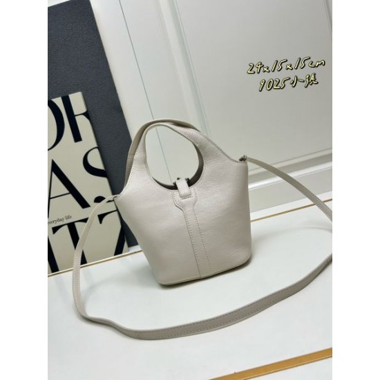 BALENCIAGA バレンシアガ 2024FW リラックス感のある トートバッグ BALENCIAGA バレンシアガ 2024FW リラックス感のある トートバッグ