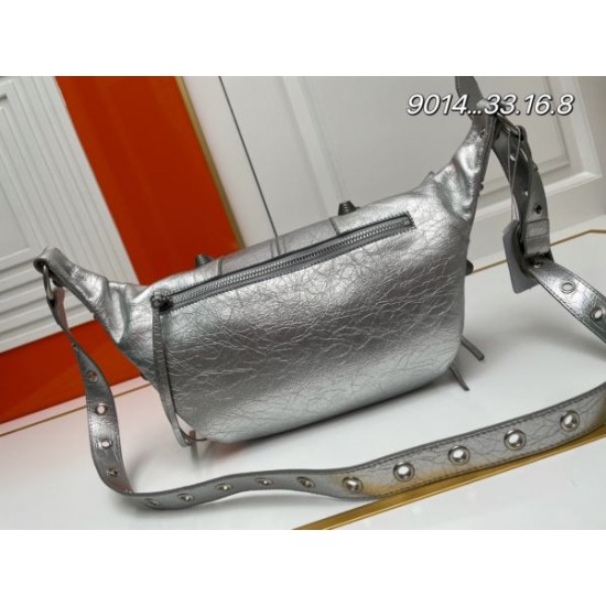 BALENCIAGA バレンシアガ 2024FW 人気セール100%新品 チェストバッグ BALENCIAGA バレンシアガ 2024FW 人気セール100%新品 チェストバッグ