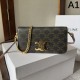 CELINE セリーヌ 2024FW 見た目以上のかっこいい トートバッグ CELINE セリーヌ 2024FW 見た目以上のかっこいい トートバッグ