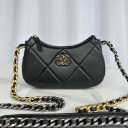 CHANEL シャネル 2024FW ファッションの最先端！ ショルダーバッグ