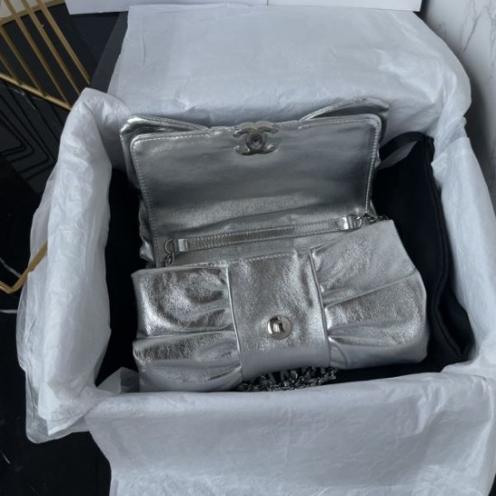 CHANEL シャネル 2024FW 雑誌も街も人気アイテム ショルダーバッグ CHANEL シャネル 2024FW 雑誌も街も人気アイテム ショルダーバッグ