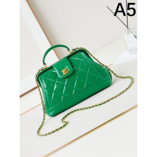 CHANEL シャネル 2024FW 今年のトレンドを先取り トートバッグ CHANEL シャネル 2024FW 今年のトレンドを先取り トートバッグ