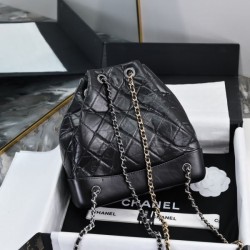 CHANEL シャネル 2024FW 定番のストリートスタイル バックパック