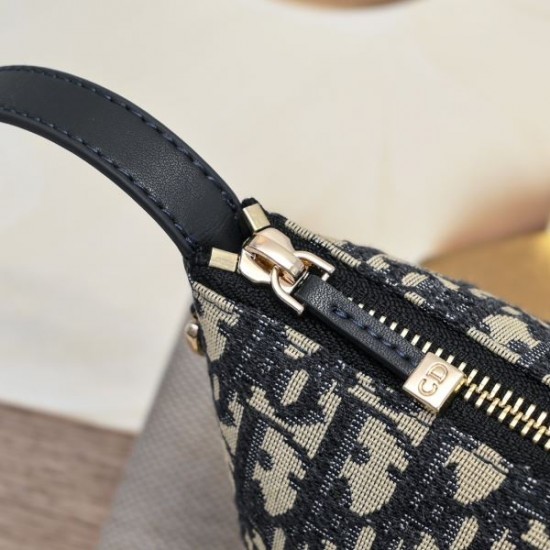 DIOR ディオール 2024FW 引き続き注目のスタイル トートバッグ DIOR ディオール 2024FW 引き続き注目のスタイル トートバッグ