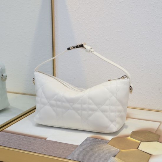 DIOR ディオール 2024FW 秋冬季超人気限定コラボ トートバッグ DIOR ディオール 2024FW 秋冬季超人気限定コラボ トートバッグ