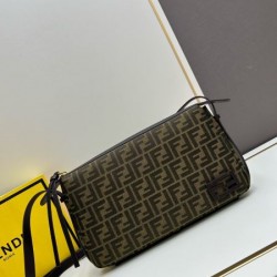 FENDI フェンデイ 2024FW 断然オススメな人気新作 ショルダーバッグ