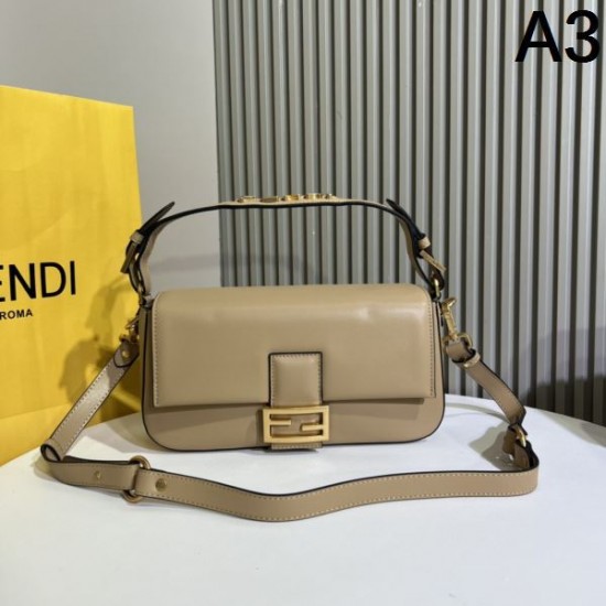 FENDI フェンデイ 2024FW この秋欠かせないアイテム トートバッグ FENDI フェンデイ 2024FW この秋欠かせないアイテム トートバッグ