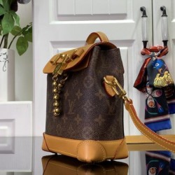 LOUIS VUITTON ルイヴィトン 2024FW 限定ギフトにも ショルダーバッグ