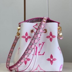 LOUIS VUITTON ルイヴィトン 2024FW 洗練デザイン トートバッグ