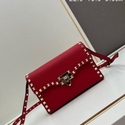 VALENTINO ヴァレンティノ 2024FW 超おすすめ ショルダーバッグ