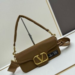 VALENTINO ヴァレンティノ 2024FW 絶大な人気 トートバッグ