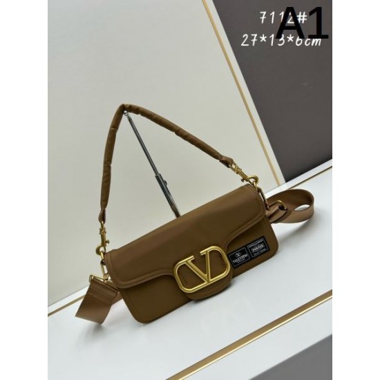 VALENTINO ヴァレンティノ 2024FW 絶大な人気 トートバッグ