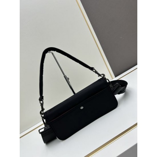 VALENTINO ヴァレンティノ 2024FW 絶大な人気 トートバッグ
