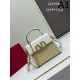 VALENTINO ヴァレンティノ 2024FW 今季新入荷 トートバッグ VALENTINO ヴァレンティノ 2024FW 今季新入荷 トートバッグ
