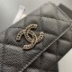 CHANEL シャネル 2024FW ファッションに新しい色 二つ折り財布 CHANEL シャネル 2024FW ファッションに新しい色 二つ折り財布