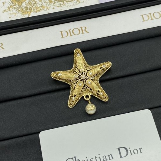 2025SS DIOR ディオール 今やセレブ御用達で大人気の ブローチ