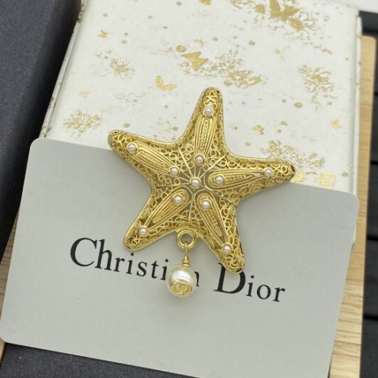 2025SS DIOR ディオール 今やセレブ御用達で大人気の ブローチ