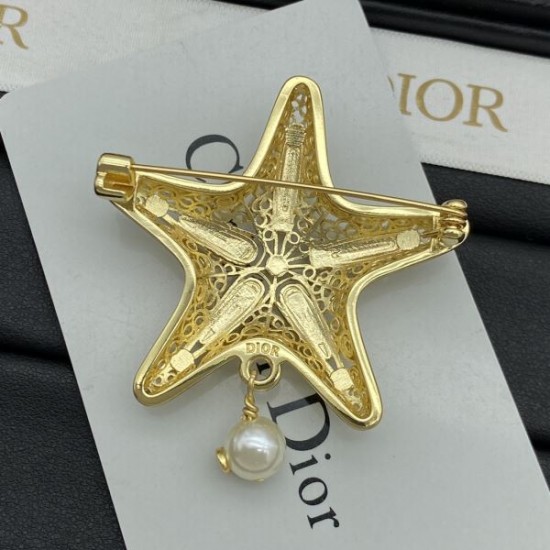 2025SS DIOR ディオール 今やセレブ御用達で大人気の ブローチ