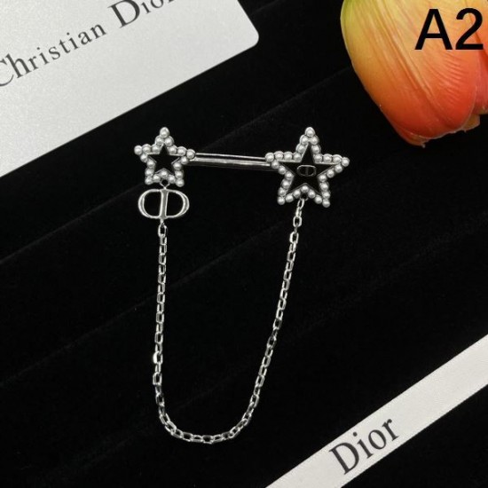 2025SS DIOR ディオール セレブが今シーズン手に入れ ブローチ 2025SS DIOR ディオール セレブが今シーズン手に入れ ブローチ