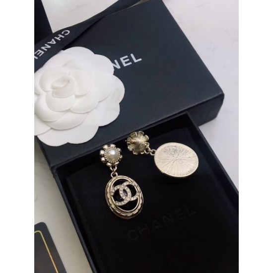 2025SS CHANEL シャネル 海外のファッション新品 イヤリング 2025SS CHANEL シャネル 海外のファッション新品 イヤリング