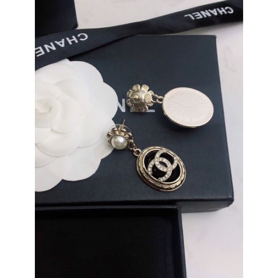 2025SS CHANEL シャネル 海外のファッション新品 イヤリング 2025SS CHANEL シャネル 海外のファッション新品 イヤリング