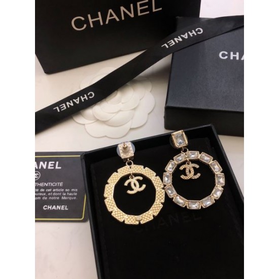 2025SS CHANEL シャネル 都会的な印象のスタイル イヤリング 2025SS CHANEL シャネル 都会的な印象のスタイル イヤリング