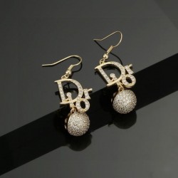 2025SS DIOR ディオール ファッションに新しい色 イヤリング