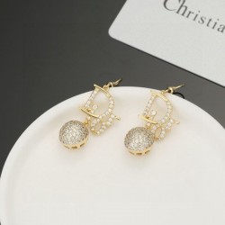 2025SS DIOR ディオール ファッションに新しい色 イヤリング