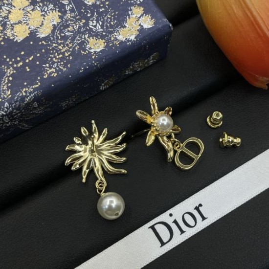 2025SS DIOR ディオール 大活躍間違いなしの新着 イヤリング 2025SS DIOR ディオール 大活躍間違いなしの新着 イヤリング