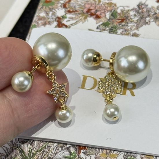 2025SS DIOR ディオール 雑誌も街も人気アイテム イヤリング 2025SS DIOR ディオール 雑誌も街も人気アイテム イヤリング