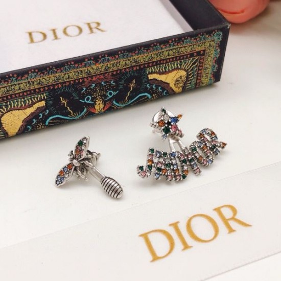 2025SS DIOR ディオール 引き続き注目のスタイル イヤリング 2025SS DIOR ディオール 引き続き注目のスタイル イヤリング