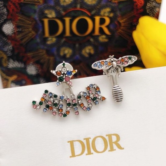 2025SS DIOR ディオール 引き続き注目のスタイル イヤリング 2025SS DIOR ディオール 引き続き注目のスタイル イヤリング